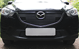 Съёмная решётка для защиты радиатора Mazda CX5 2015- black с парктроником верхняя ― shelbyauto